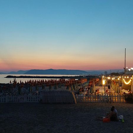 Appartamento Al Mare Di Liguria E Toscana Marina di Massa Buitenkant foto
