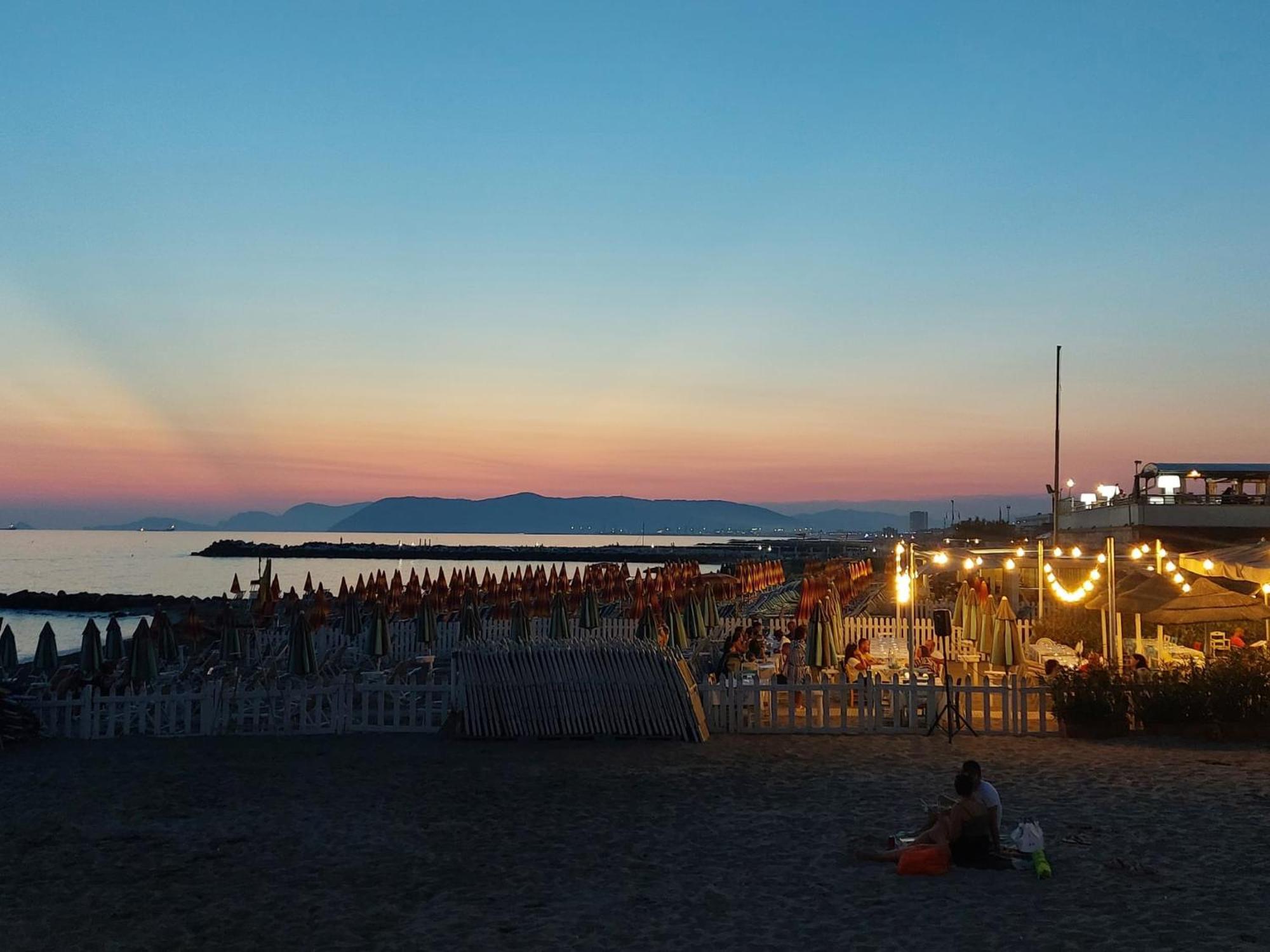 Appartamento Al Mare Di Liguria E Toscana Marina di Massa Buitenkant foto